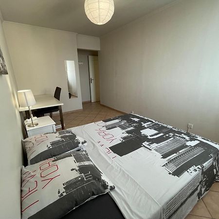 Chambre Privee En Colocation Dans Un Appartement Vaulx En Velin Centre Ngoại thất bức ảnh